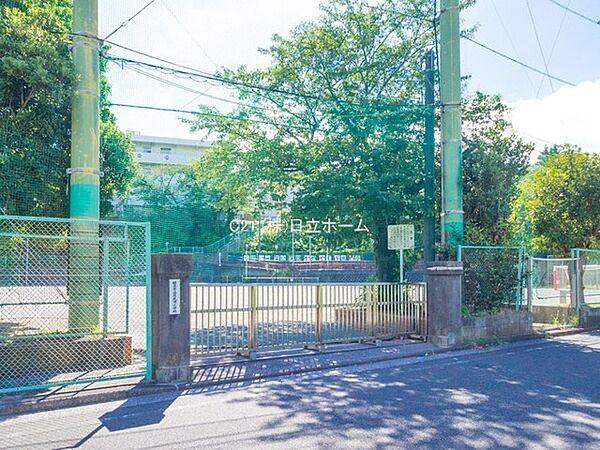 【周辺】横浜市立屏風浦小学校まで822m、学校教育目標：『学び合い　笑顔かがやく　屏風の子』