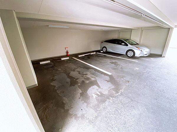 【駐車場】駐車場になります。