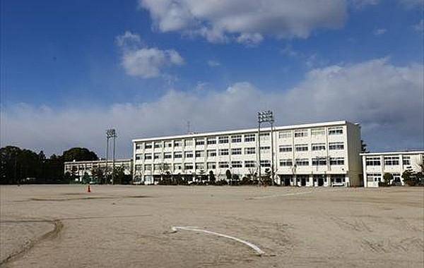 【周辺】豊田市立豊南中学校まで659m