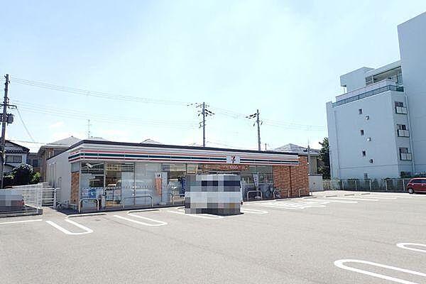 【周辺】セブンイレブン堺浜寺諏訪森町店まで557m