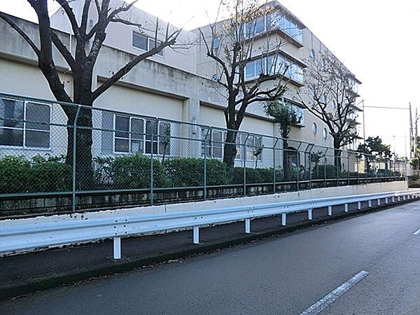 【周辺】横浜市立小机小学校まで1426m、学校教育目標は『「心豊かに学び合い、ともに伸びる子」』です。