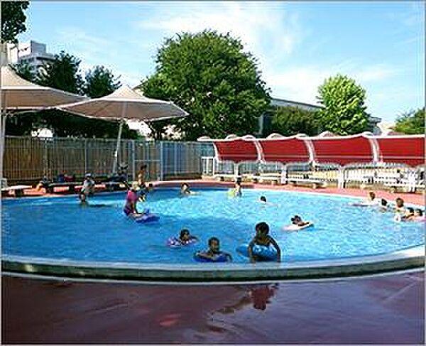 【周辺】中村公園プールまで1027m、中村公園内にある夏季シーズンにオープンする屋外プール。25メートルプールと子ども用プールで水泳や水遊びを楽しめます。