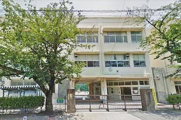 【周辺】横浜市立南台小学校まで804m、学校教育目標：豊かな心と社会性をはぐくむ教育、心と体の健康・安全教育、確かな学力を身に付ける教育の推進