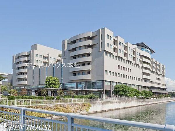 【周辺】横浜市立みなと赤十字病院 徒歩13分。万が一際に必要になる病院。近所にあることで安心につながります。 1040m