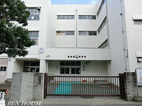 【周辺】横浜市立竹山小学校 徒歩6分。教育施設が近くに整った、子育て世帯も安心の住環境です。 450m