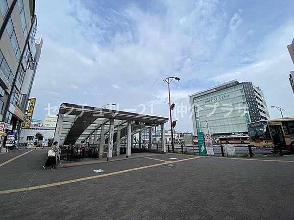 【周辺】湘南台駅(小田急 江ノ島線)まで546m、小田急江ノ島線、相鉄いずみ野線、横浜市営地下鉄ブルーラインの三路線が利用できます。