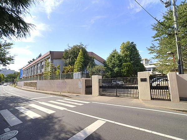 【周辺】松戸市立第一中学校まで637m
