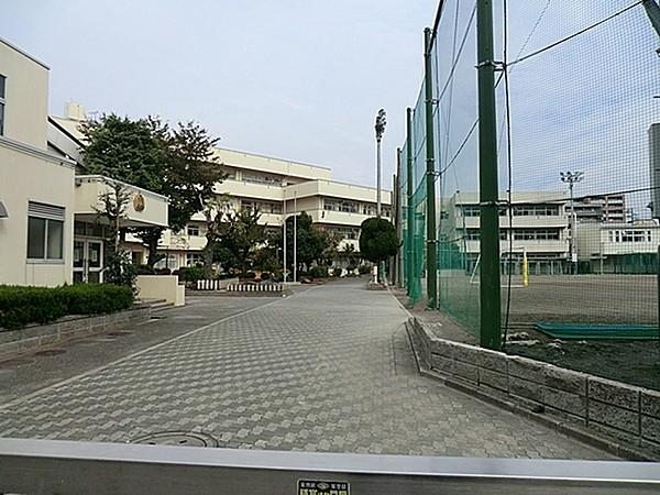 【周辺】横浜市立鶴見中学校まで707m