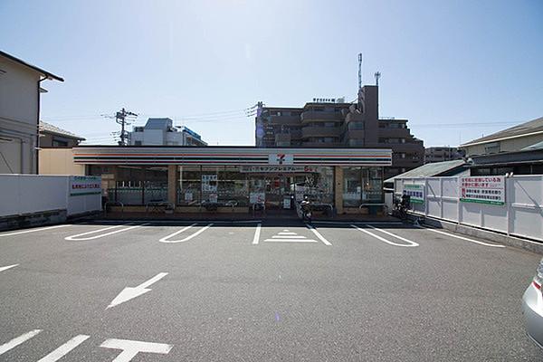 【周辺】セブンイレブン横浜関店まで424m