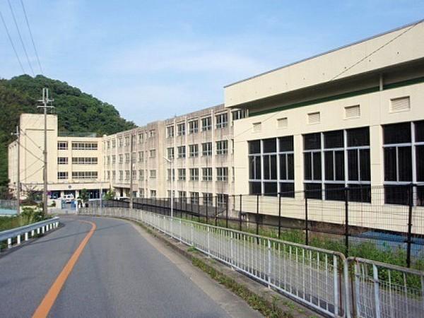 【周辺】島本町立第二中学校まで755m