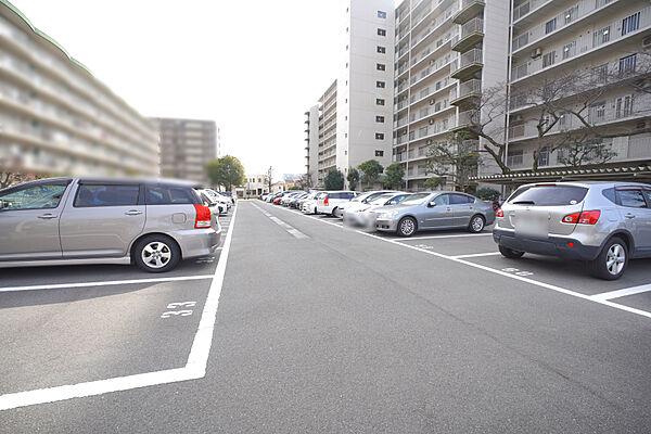 【駐車場】物件の駐車スペース［2023年3月4日撮影］