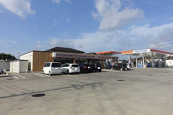 【周辺】セブンイレブン佐野堀米東店まで802m