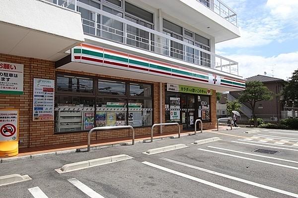 【周辺】セブン-イレブン尼崎南塚口2丁目店まで262m