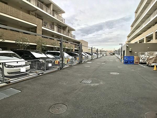 【駐車場】駐車場は機械式になります。