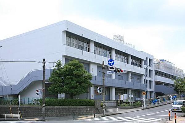 【周辺】横浜市立品濃小学校まで816m
