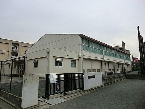 【周辺】横浜市立下瀬谷中学校まで827m