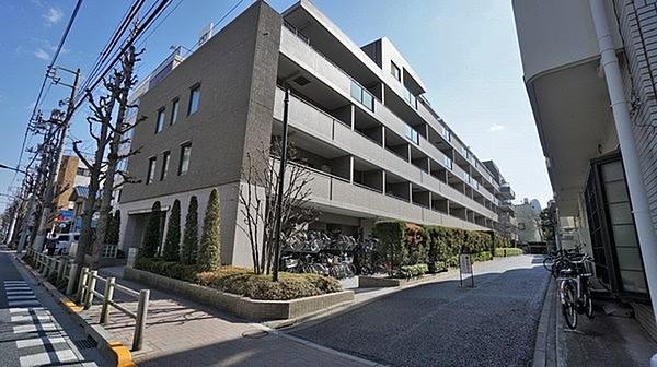 【外観】平成12年11月築、総戸数74戸、東京建物旧分譲のマンションです。
