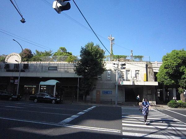 【周辺】湊川公園駅(神戸地下鉄 山手線)まで834m、神戸市営地下鉄線、神戸電鉄有馬線の2WAYアクセス