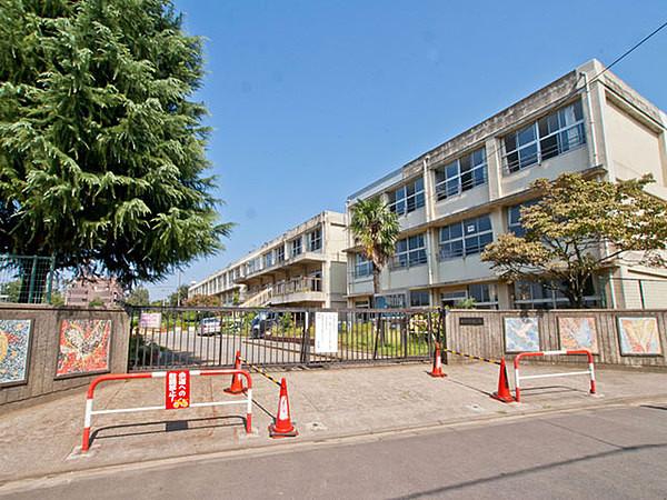 【周辺】松戸市立常盤平第二小学校まで655m