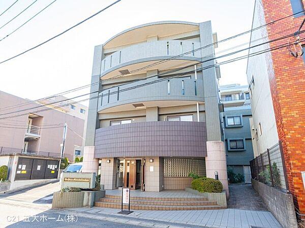 【外観】松戸駅徒歩7分に加え、生活利便施設が徒歩圏内に揃っており、暮らしに便利な街並みです♪防犯カメラ設置や宅配ボックス完備でセキュリティ面も安心です！