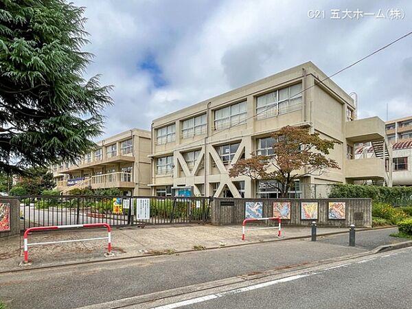 【周辺】松戸市立常盤平第二小学校まで580m、撮影日:2022/09/05