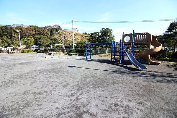 【周辺】敷地内には「池田5丁目公園」があり、子育て環境も良好です。