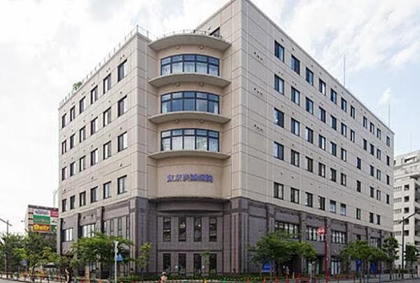 【周辺】東京洪誠病院まで100m、駅前開発の時に出来ました。今では地域の総合病院の東京洪誠病院です。院内も清潔感があって綺麗な病院です。