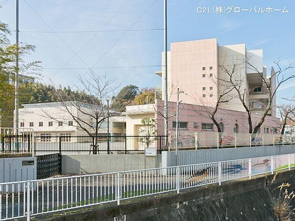 【周辺】川崎市立東生田小学校まで570m