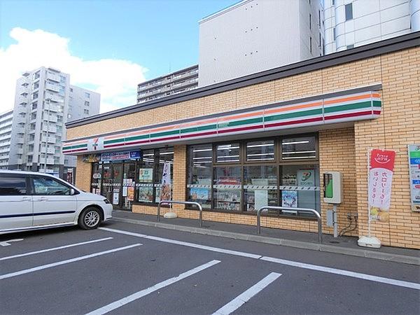 【周辺】セブンイレブン札幌北5条店まで188m、セブンイレブン札幌北5条店