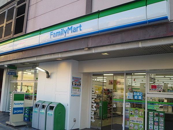【周辺】ファミリーマート近鉄八尾駅前店まで353m