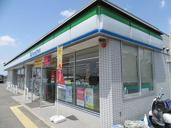 【周辺】ファミリーマート八尾太田新町店まで779m