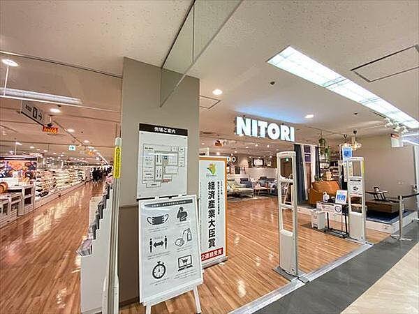 【周辺】ニトリ近鉄八尾駅前店まで480m、営業時間　10:00-20:00　リノアス6F
