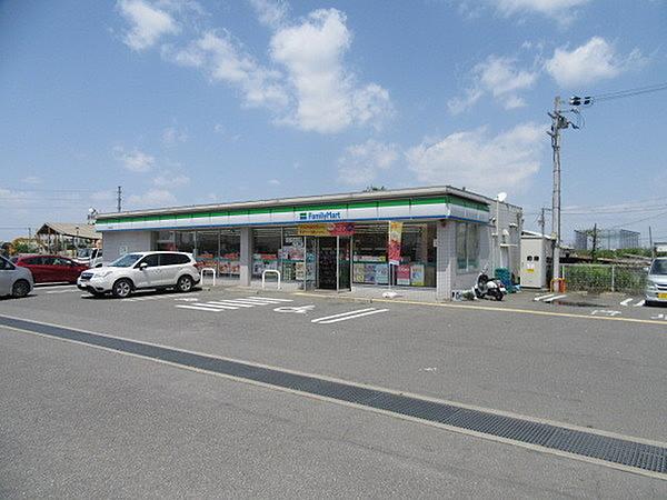 【周辺】ファミリーマート八尾東町店まで558m、【24時間営業】駐車場有、ATM有、酒・たばこ取り扱い有