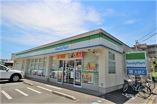 【周辺】ファミリーマート鶴ヶ島富士見四丁目店まで645m