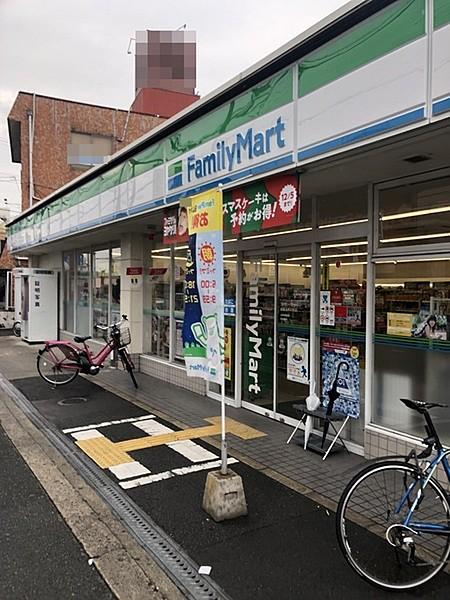 【周辺】ファミリーマート東大阪玉串町西店まで689m