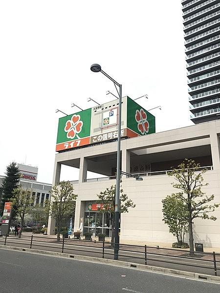 【周辺】ライフ久宝寺駅前店まで182m