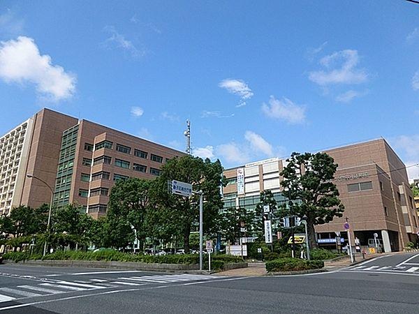 【周辺】横浜市磯子区役所まで422m