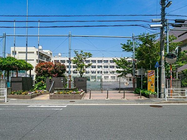 【周辺】横浜市立鶴見小学校まで1140m、横浜市立鶴見小学校