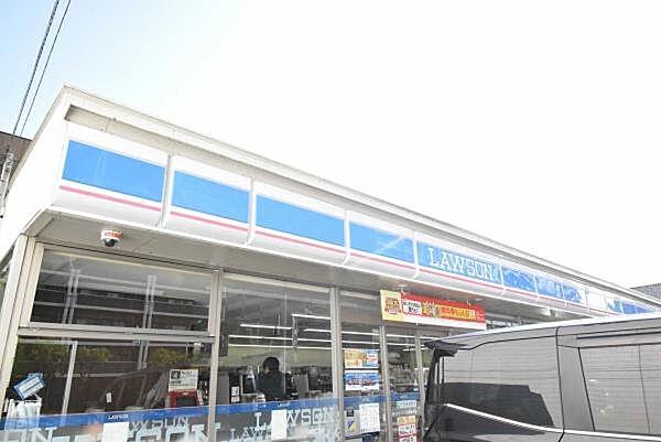 【周辺】ローソンつくば東新井店まで700m、24時間営業で日々の生活に便利なコンビニ。