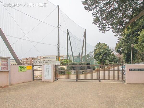 【周辺】船橋市立御滝中学校まで700m