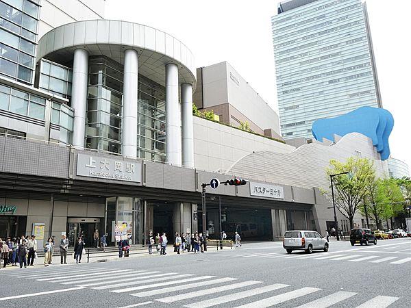【周辺】京浜急行線・横浜市営地下鉄ブルーライン「上大岡」駅　400m　京急線「快特」停車駅。羽田空港へも快適アクセス、ブルーラインで市内へのアクセスも良好です。 