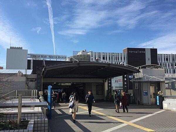 【周辺】『戸塚』駅　1120m　JR東海道線・横須賀線・湘南新宿ライン・ブルーラインの4路線乗り入れのビッグターミナル。 