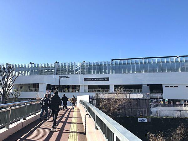 【周辺】相鉄線「星川」駅　720m　横浜駅までの所要時間は快速乗車で約4分。保土ヶ谷区役所の最寄り駅です。 