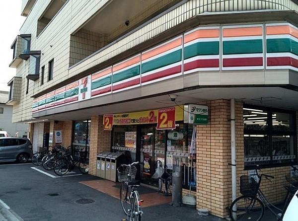【周辺】セブンイレブン戸田新曽南店まで637m