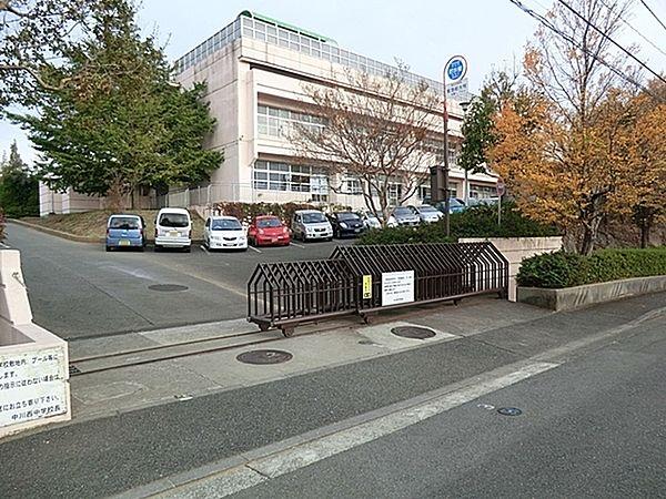 【周辺】横浜市立中川西中学校まで942m