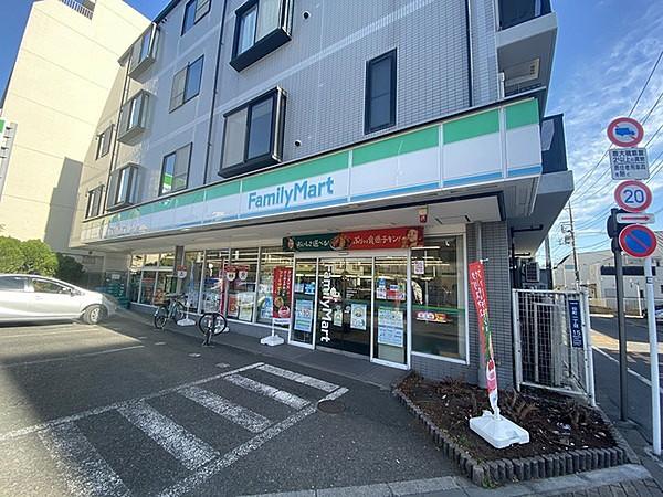 【周辺】ファミリーマート小金井桜町店まで158m