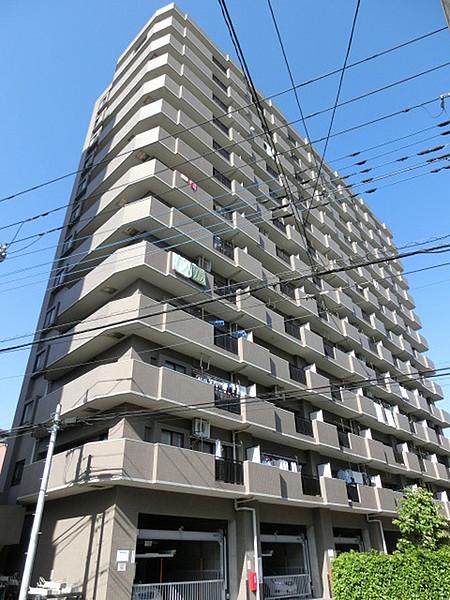 【外観】都内へのアクセスが良好な京浜東北線「川口」駅徒歩7分。12階部分の南向きで陽当たり・眺望・通風良好です。