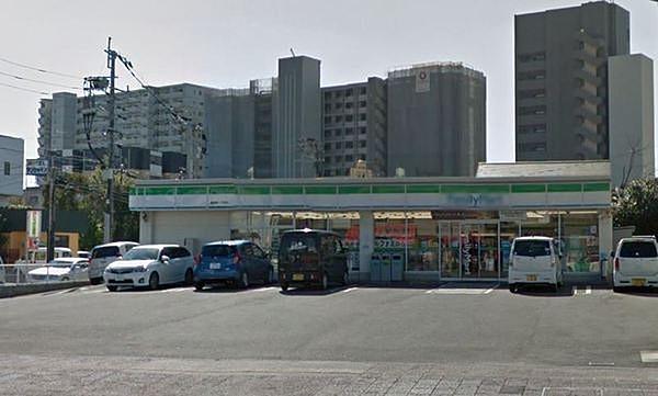 【周辺】ファミリーマート橘通東一丁目店まで735m