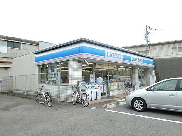 【周辺】ローソン山科音羽前田町店まで474m、健康や美容に配慮した商品豊富なコンビニエンスストア。10台以上駐車可能。徒歩約6分です。