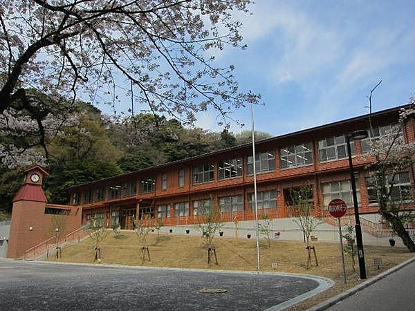 【周辺】鎌倉市立第二中学校まで841m